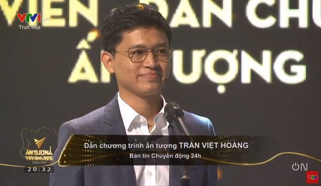 Hai MC, BTV la tac gia nhung man 