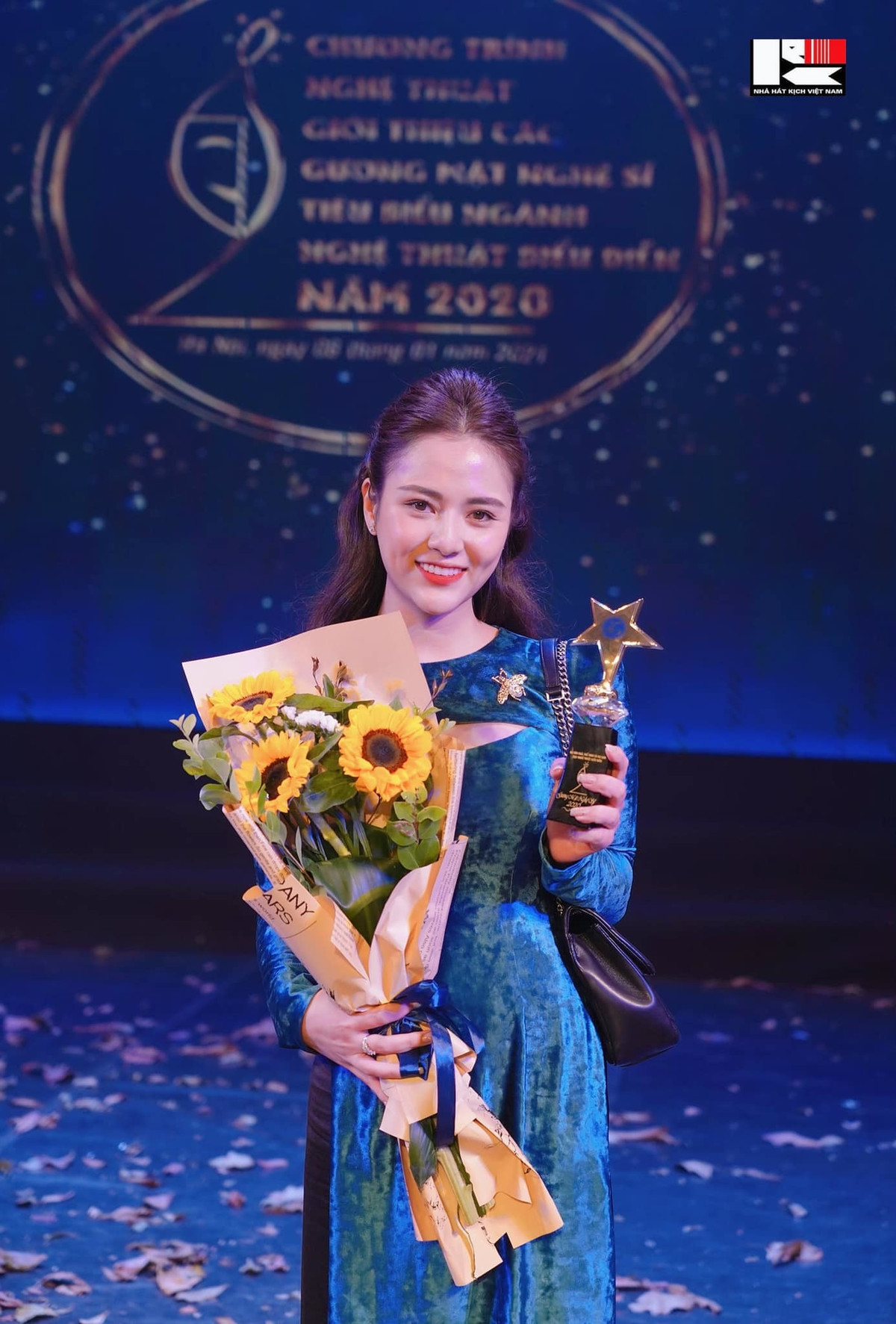 Co con dau tren phim bi NSND Hoang Dung mang vi hon-Hinh-4