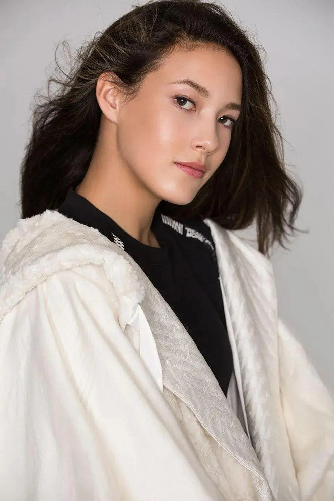 Nhan sac thien than xinh dep cua lang truot tuyet the gioi