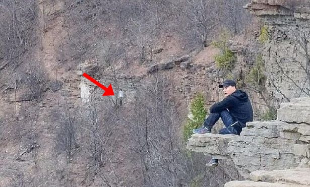 Nhom du khach phat hien thu rung minh trong khu bao ton