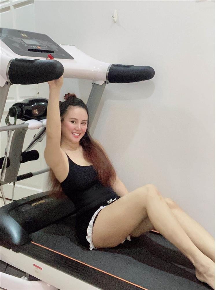 Vy Oanh 1 thoi xo xe, gio thon tha khac la hau sinh con thu 3-Hinh-3