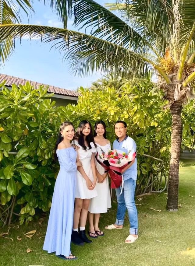 Con gai 15 tuoi cua Quyen Linh co chieu cao noi bat