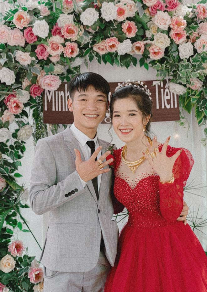 Yeu nhau 9 nam, cap doi tu chung lop, chung ban den chung giuong-Hinh-3