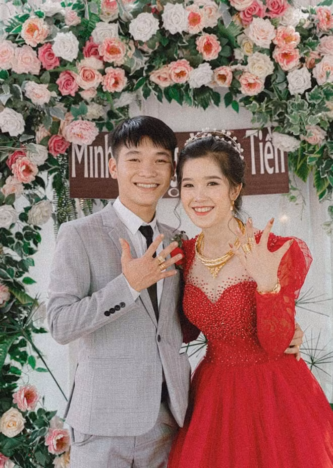 Yeu nhau 9 nam, cap doi tu chung lop, chung ban den chung giuong-Hinh-3