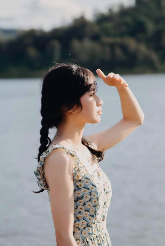 Đối với Ngọc Huyền, đại học không phải là con đường duy nhất dẫn đến thành công. Bởi, có rất nhiều cách khác nhau để mọi người thể hiện bản lĩnh tuổi trẻ, không chỉ tốt nghiệp đại học mới có tương lai.