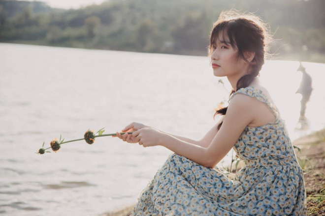 Với Ngọc Huyền, khó nhất của chụp ảnh là phần hậu kỳ và làm sao để có thể makeup phù hợp với khuôn mặt từng người, tôn lên vẻ đẹp tự nhiên nhất của họ. Theo góc nhìn của Huyền thì mỗi thứ, mỗi con người đều có một vẻ đẹp riêng.