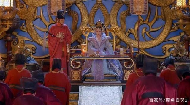 Bị chế giễu là “gà mái biết gáy”, Võ Tắc Thiên đáp trả chỉ bằng 1 chữ - Hình 4 Bi che gieu la “ga mai biet gay”, Vo Tac Thien dap tra chi bang 1 chu-Hinh-4