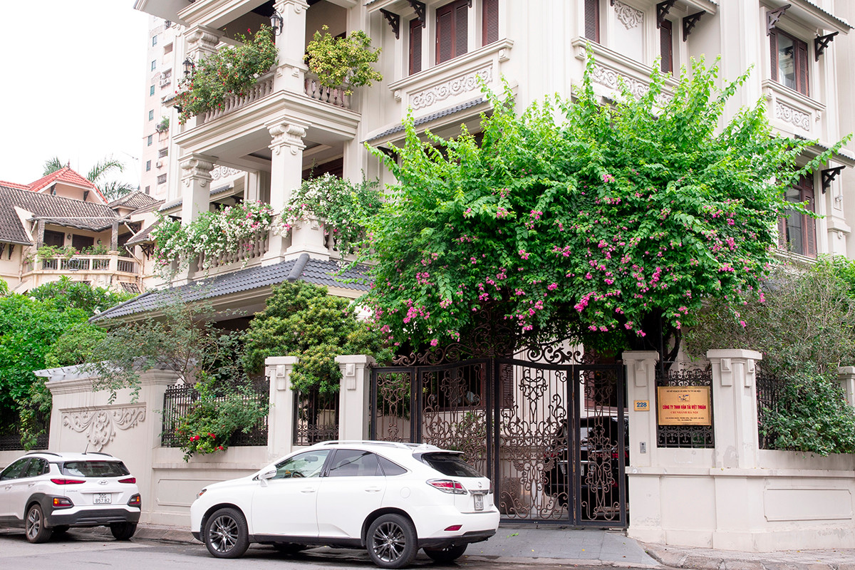 Ngôi nhà có mặt tiền hoa giấy cực lãng mạn khiến ai nhìn cũng mê - Hình 2 Ngoi nha co mat tien hoa giay cuc lang man khien ai nhin cung me-Hinh-2