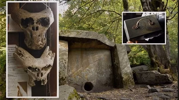 Cụ thể, hai chiếc hòm cũ kỹ này được đào lên từ Kamennomostsky - ngôi làng ở khu vực Adygea, miền nam Adygea (Nga).