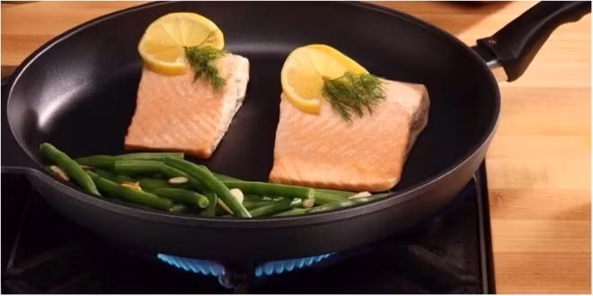 Cach don gian ho bien chiec chao thuong thanh chao chong dinh chi trong nhay mat-Hinh-9