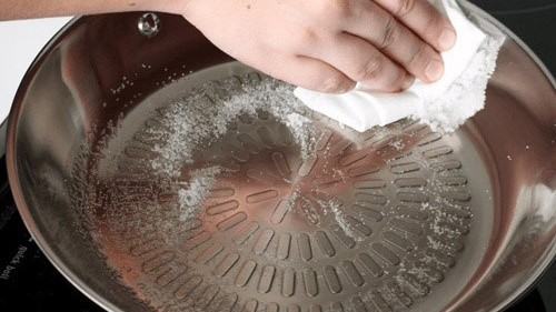 Cach don gian ho bien chiec chao thuong thanh chao chong dinh chi trong nhay mat-Hinh-4