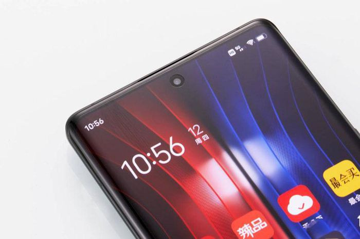 Máy ảnh selfie 16 MP với khẩu độ f/2.0.