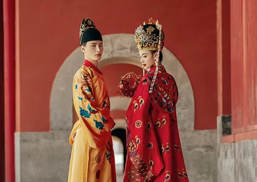 Cha me ban yeu khong day con, hoang de an choi trac tang roi chet