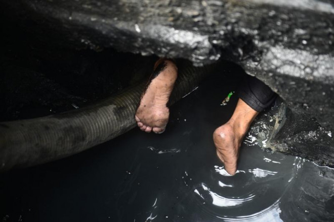 7 nghề được trả lương vô cùng hậu hĩnh nhưng chả mấy ai dám làm - Hình 3 7 nghe duoc tra luong vo cung hau hinh nhung cha may ai dam lam-Hinh-3