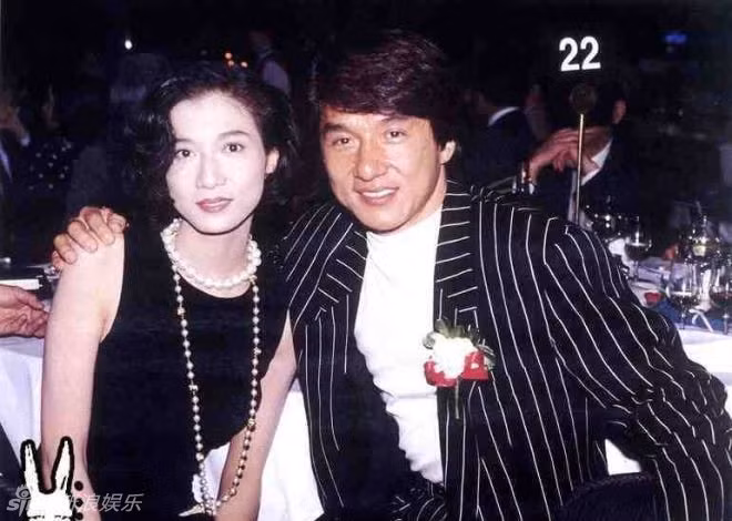 Hoa hau tung vung trom voi Thanh Long song chat vat, doc than tuoi 49-Hinh-4