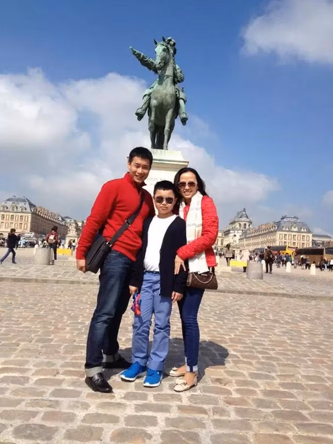 Nam MC quyen luc VTV bi con trai 17 tuoi 