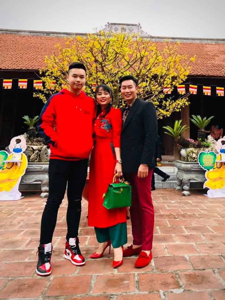 Nam MC quyen luc VTV bi con trai 17 tuoi 