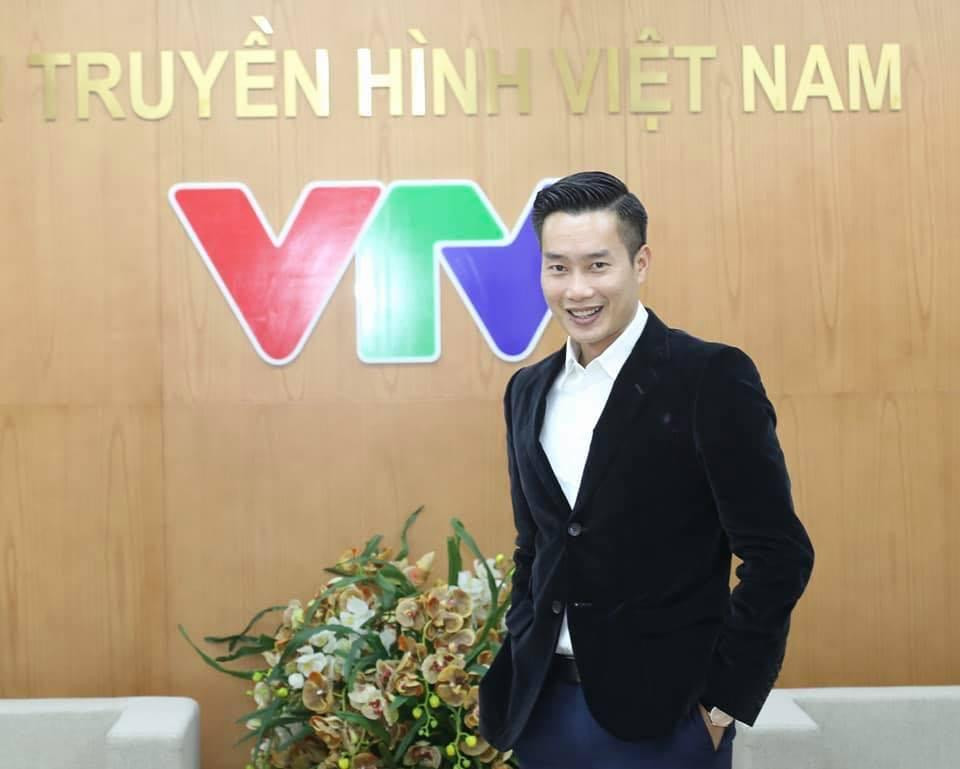 Nam MC quyen luc VTV bi con trai 17 tuoi 