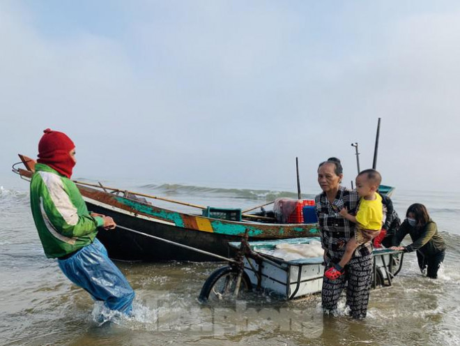 Mua sua bien, ngu dan kiem tien trieu moi ngay-Hinh-12