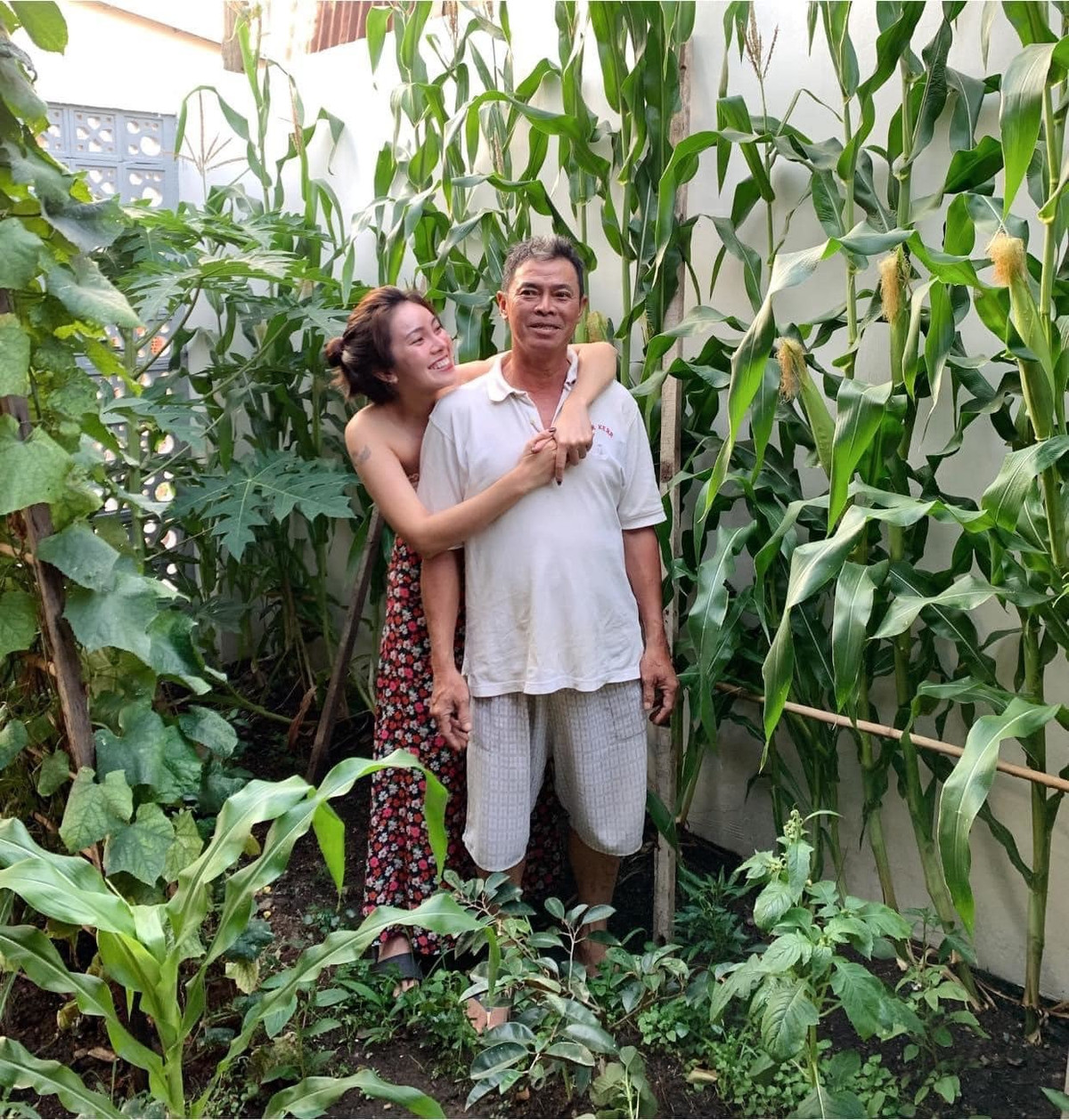 Con gai xay nha 1 ty tang bo me, khong dung cua van chong duoc trom-Hinh-10