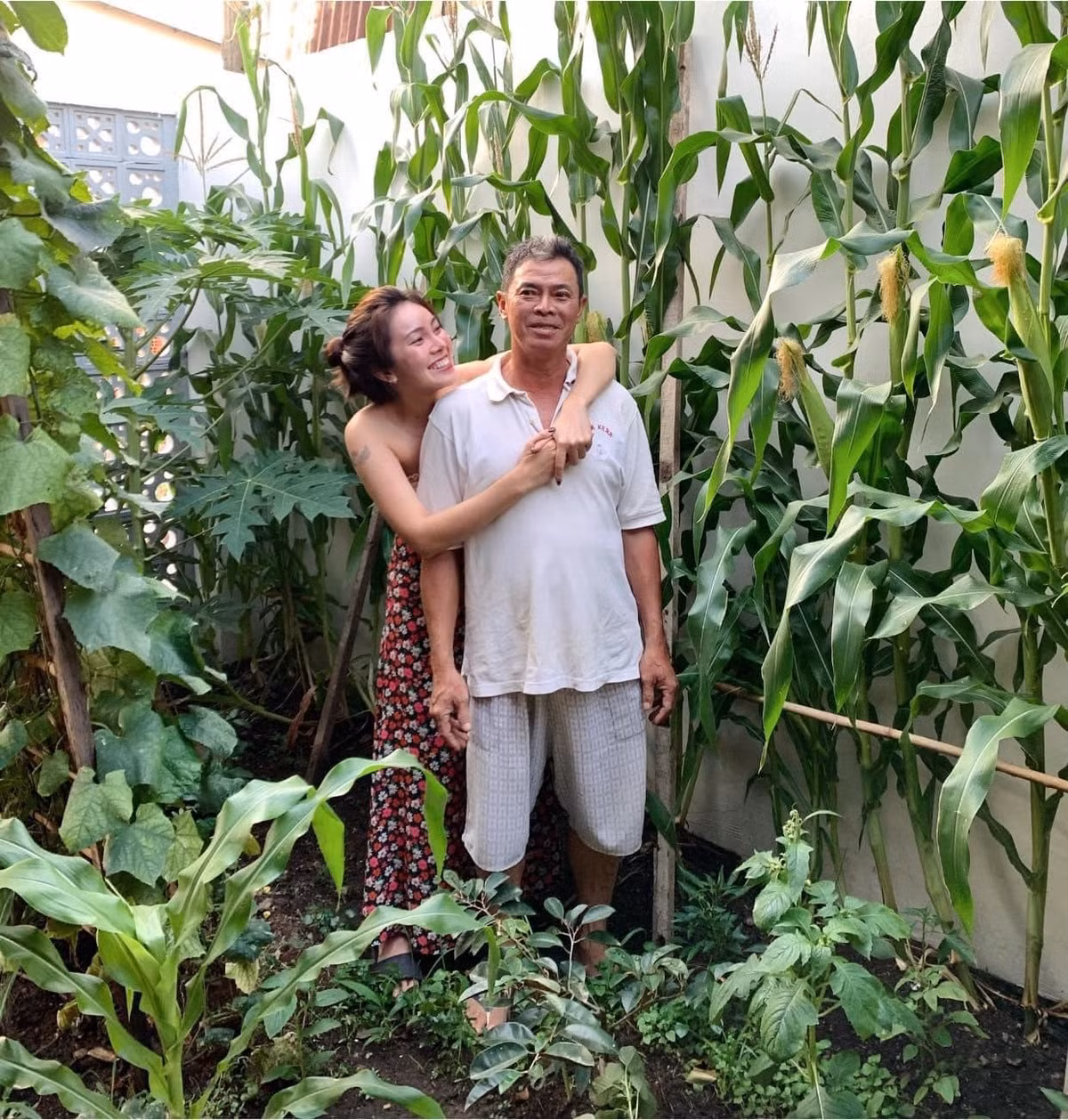 Con gai xay nha 1 ty tang bo me, khong dung cua van chong duoc trom-Hinh-10