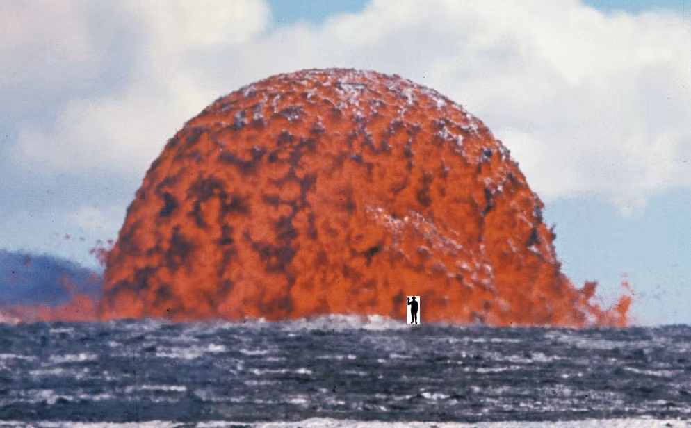 “Con quai vat” hien hinh ngay tren bien voi suc huy diet kinh hoang