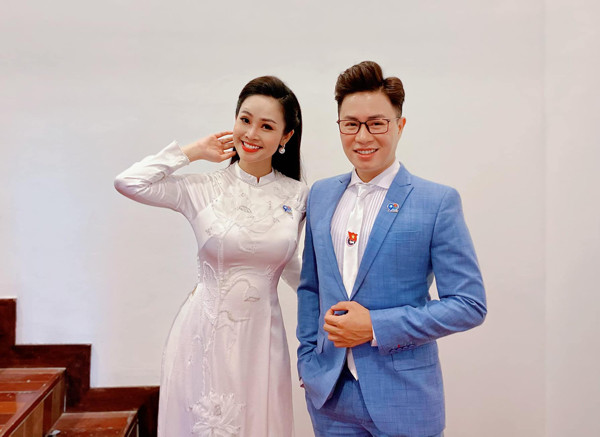 Cuộc sống bên chồng trẻ kém tuổi của MC có nụ cười đẹp nhất VTV Cuoc song ben chong tre kem tuoi cua MC co nu cuoi dep nhat VTV