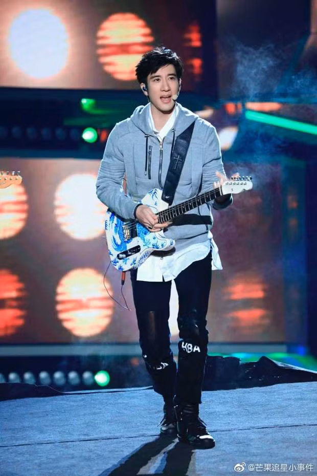 Vuong Luc Hoanh dom vong 3 Luu Diec Phi, dung cham loat sao nu