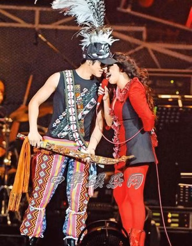 Vuong Luc Hoanh dom vong 3 Luu Diec Phi, dung cham loat sao nu-Hinh-7