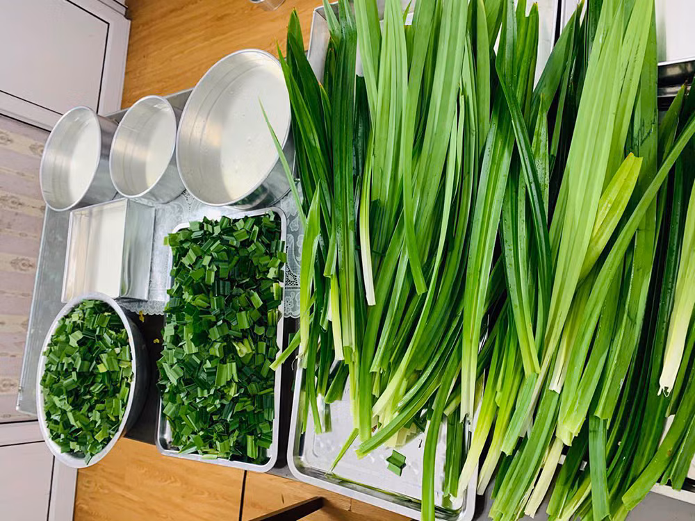 Lam loai banh Trung thu la, moi ngay do khuon ban hon nghin cai