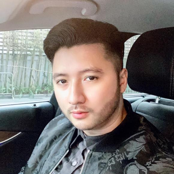 Au Ha My dang anh nen na khi len chua cau an-Hinh-8