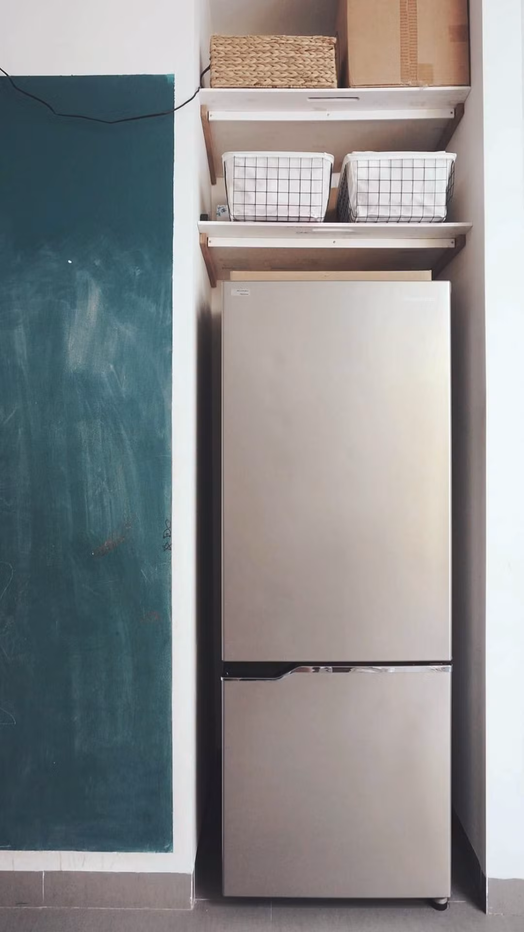 Nhà ống đẹp xuất sắc, ánh sáng rọi thẳng từ nóc xuống ảnh 12