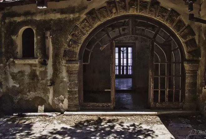 Dinh thu de nhat xa hoa cho tien khong ai muon mua-Hinh-7