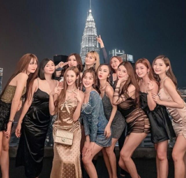 Nhom hot girl Malaysia bi chi trich vi tiec tung bat chap dich COVID-19
