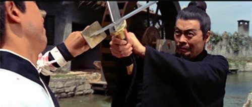 Bac thay phim vo thuat khien Ly Tieu Long, Thanh Long phai ne la ai?-Hinh-2