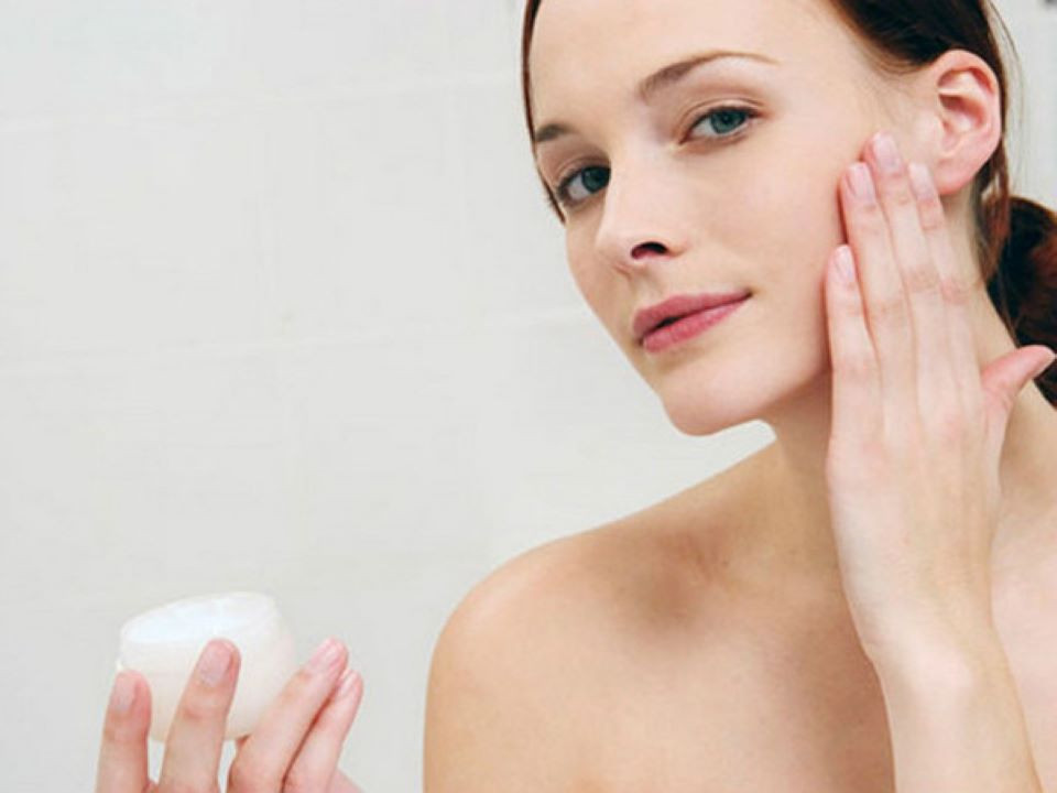 Cach don gian giup nep nhan co bien mat sau vai tuan-Hinh-3