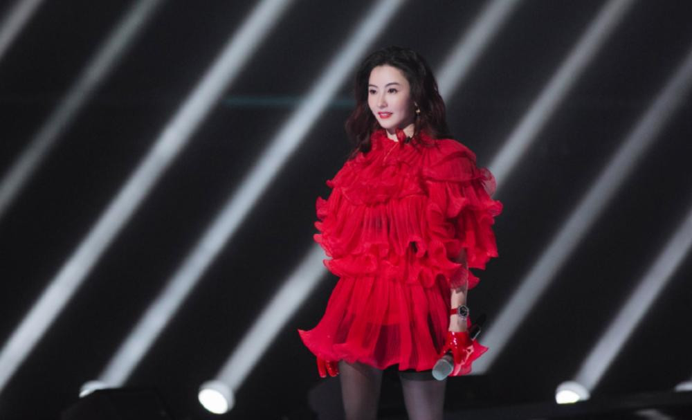 Truong Ba Chi quay lai thoi dinh cao, kiem veo veo tram ty