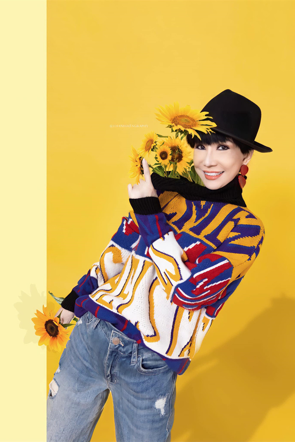 NSUT Thanh Kim Hue tuoi 66 tre trung, sanh dieu qua ong kinh cua chong-Hinh-3