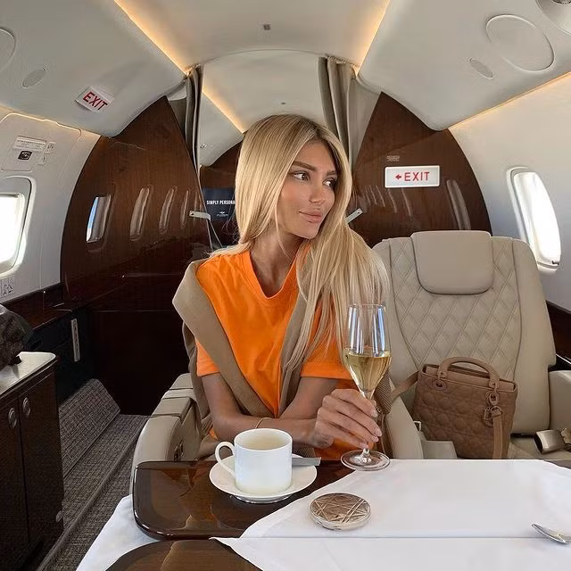 Tai sao nhieu nguoi thich theo doi cuoc song sang chanh cua rich kid-Hinh-2