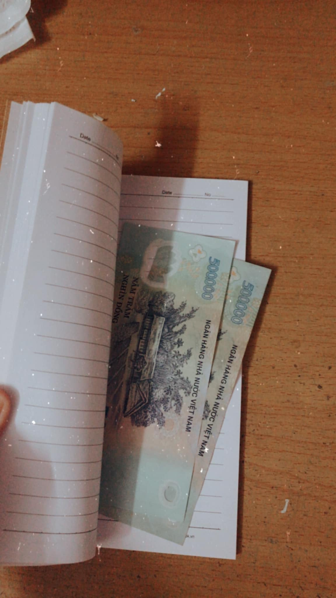 Co con gai tim thay so tien me da mat cho 2 nam truoc