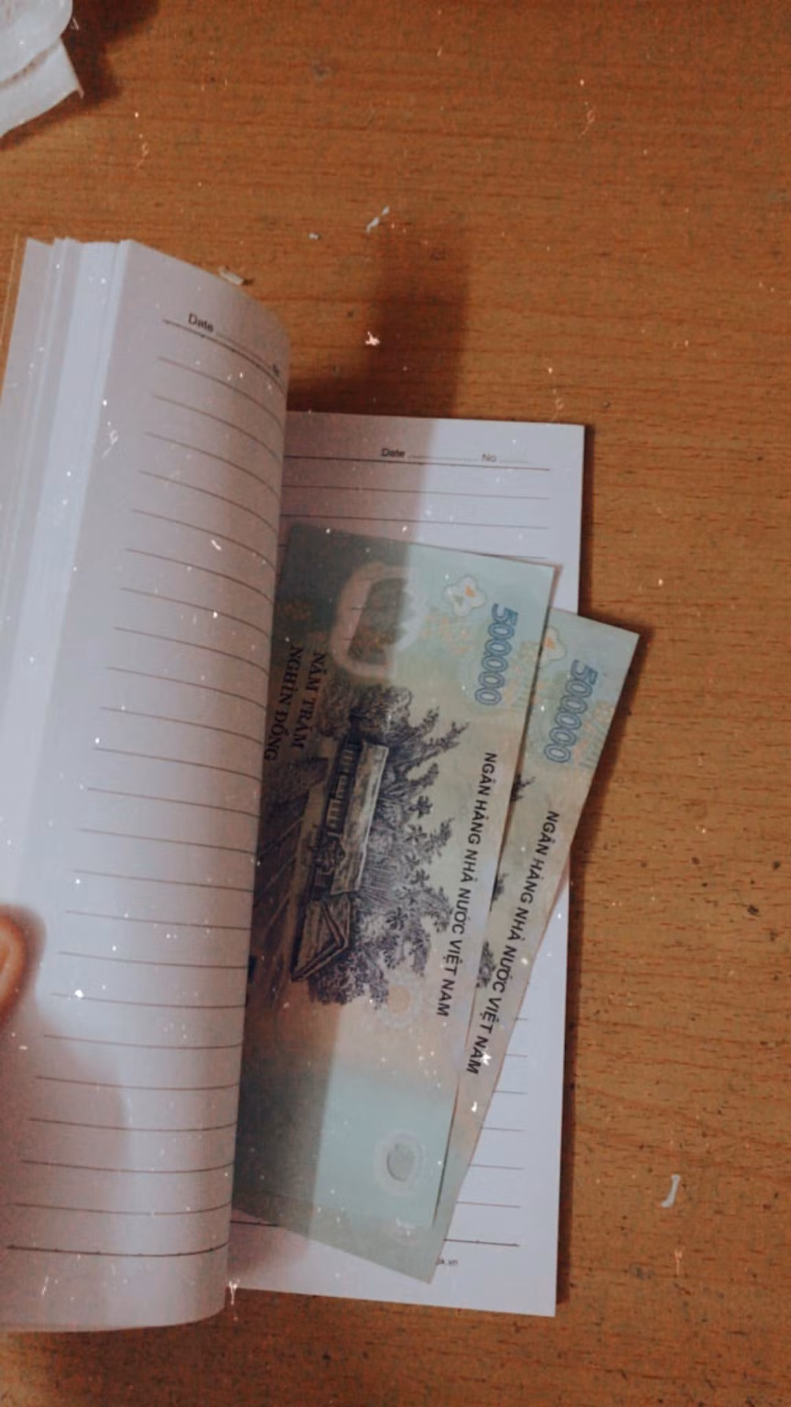 Co con gai tim thay so tien me da mat cho 2 nam truoc