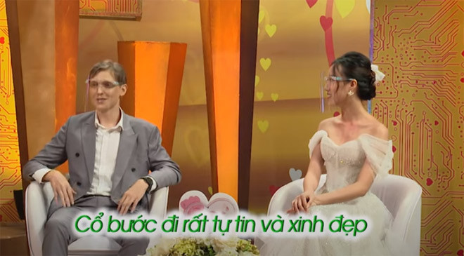 Quen trai Tây vài ngày, cô gái tự nguyện xách quần áo sang ở chung - Hình 2 Quen trai Tay vai ngay, co gai tu nguyen xach quan ao sang o chung-Hinh-2