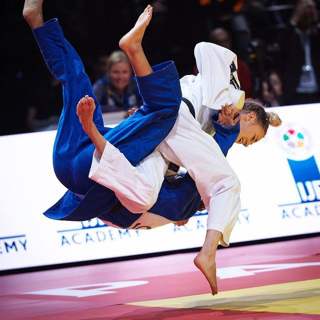 Tháng 9/2018, ở tuổi 17, Daria trở thành người trẻ nhất giành chức vô địch Judo thế giới hạng cân dưới 48 kg. Tháng 1/2021, cô giành huy chương đồng tại giải Judo World Masters, tổ chức tại Doha, Qatar. Một tháng sau, VĐV Ukraine tiếp tục giành huy chương bạc tại giải Judo Grand Slam Tel Aviv 2021, diễn ra tại Israel.