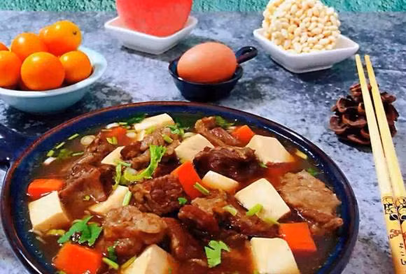 Phan thit cua bo du dat den may cung nen mua cho con an