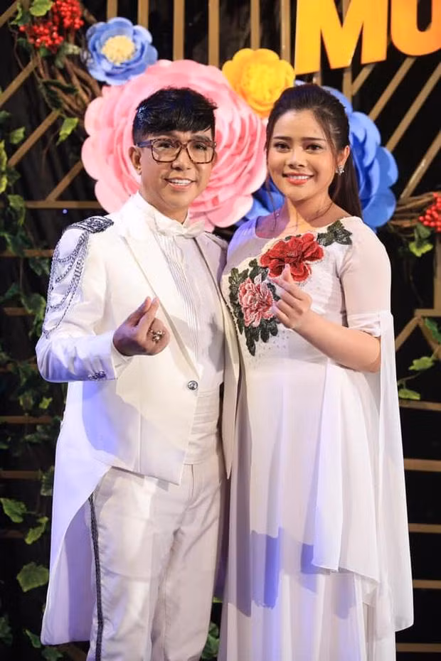 Con gai nuoi Long Nhat sexy boc lua du theo duoi nhac bolero-Hinh-3