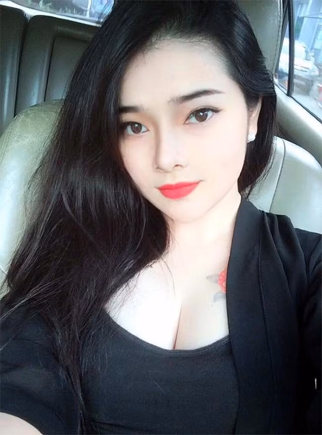 Con gai nuoi Long Nhat sexy boc lua du theo duoi nhac bolero