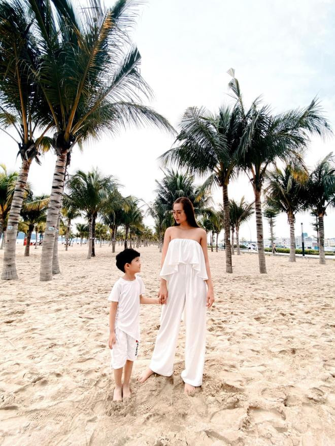 Con trai Huyền Lizzie càng lớn càng đẹp trai như hot boy - Hình 9 Con trai Huyen Lizzie cang lon cang dep trai nhu hot boy-Hinh-9