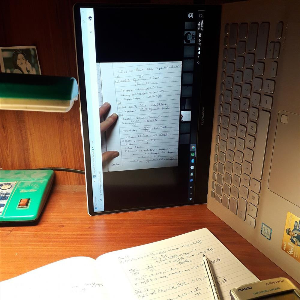 Dang hoc online tro nam dai ra ngu, co giao co man xu ly sieu lay-Hinh-3