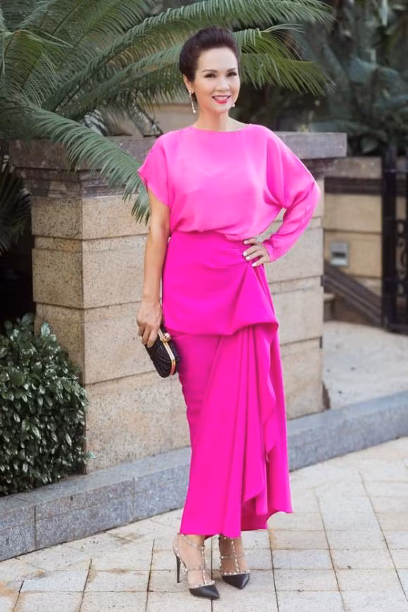 Thu Hoai bi dao lai on ao mua giai Hoa hau gia 1,9 ti-Hinh-4