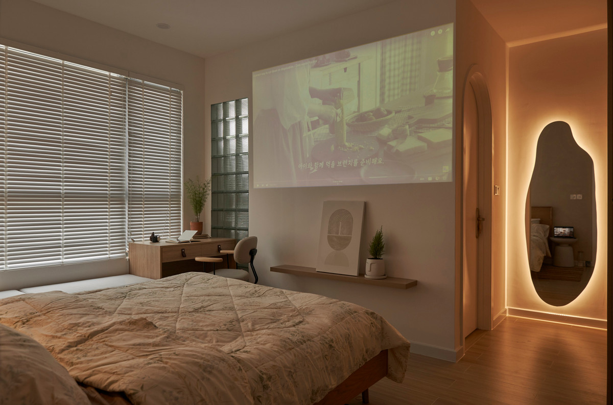 Các không gian sinh hoạt, ví dụ như góc làm việc, được tối giản hết mức có thể.